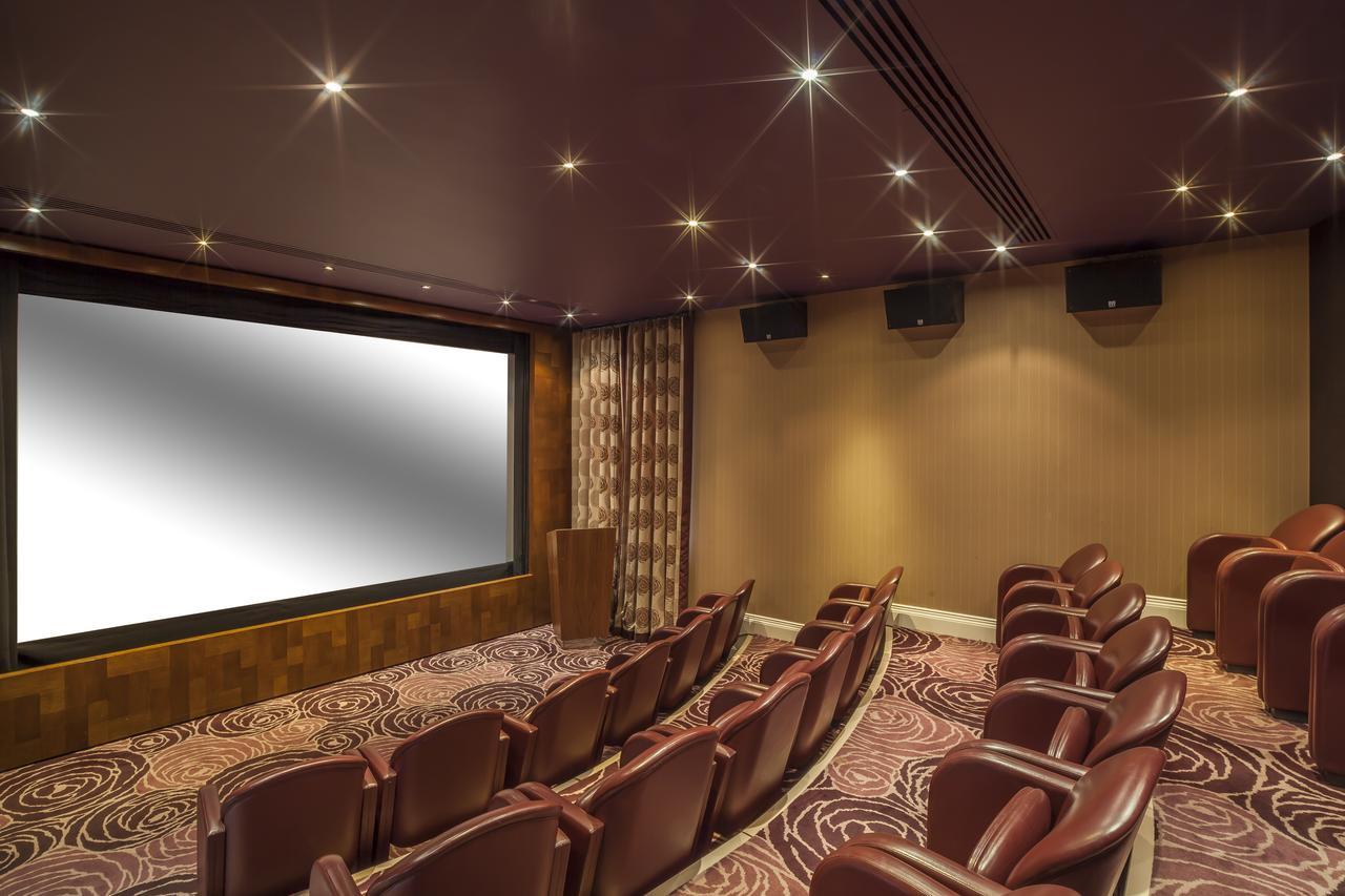 Готель The Roseate Редінг Екстер'єр фото The cinema at The Dorchester